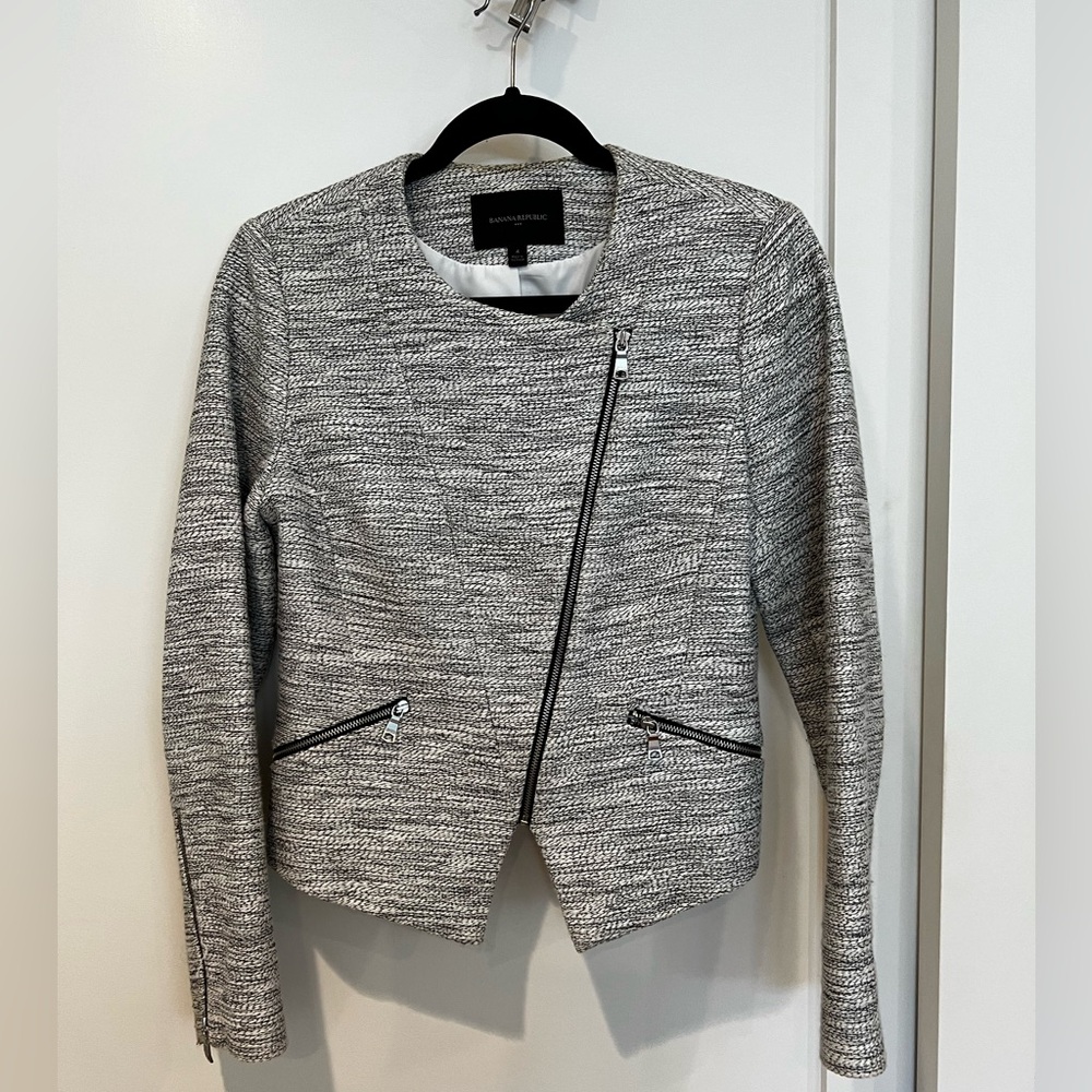 Women’s Banana Republic sz 4 black/white blazer